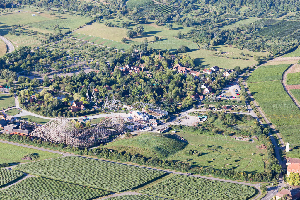 Luftbild: Tripsdrill Erlebnispark im Ortsteil Treffentrill in Cleebronn im Bundesland Baden-Württemberg in Deutschland. Foto: IMG_093826.jpg vom 23.08.2016 durch Werner Riehm/FLY-FOTO.de