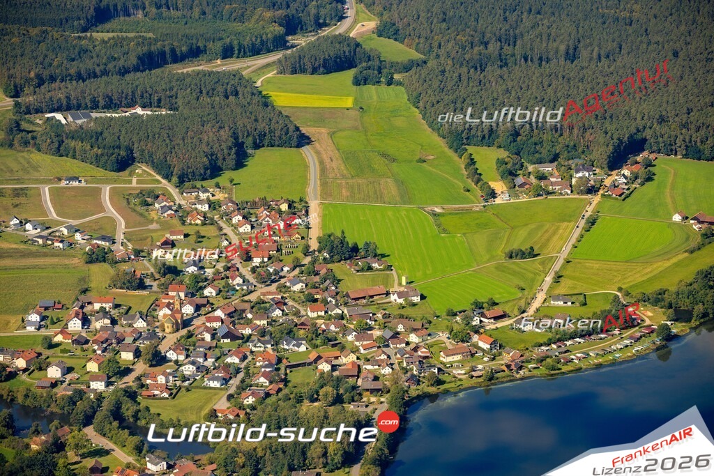 Das Luftbild zeigt : Neubäu am See Roding - Die Luftaufnahme wurde 2023 vom UL-Flugzeug aus erstellt ( keine Drohne ) - Hochauflösende Luftaufnahme - Für grossformatige Ausdrucke geeignet. Die Geschenkidee !Mit Lizenz und Bildrechte bestellbar