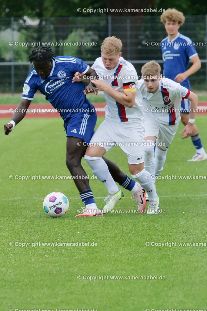 Fußball : Testspiel : SuS 09 Dinslaken - Schalke 04 U 19 am 25.07.2024 | Foto : Jochen Emde / www.kameradabei.de - Realisiert mit Pictrs.com