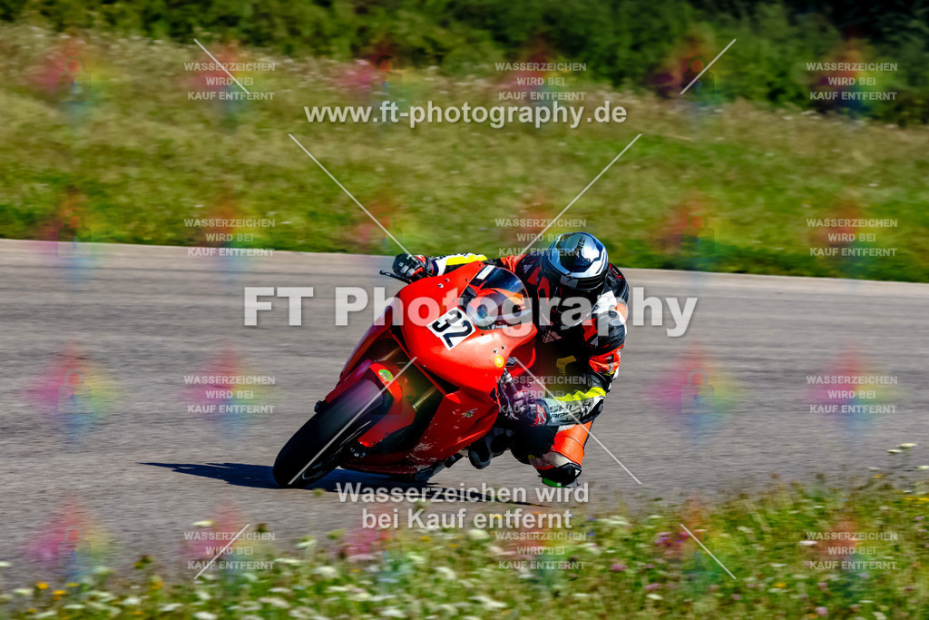 032-4204 | Hier findet Ihr Bilder von Touristenfahrten auf der Nürburgring Nordschleife oder von anderen Veranstaltungen die ich besucht habe. Viel Spass beim Durch Schauen 