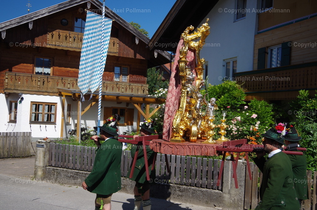 IMGP5738 | fotografiert von Axel PollmannLeonhardi Wallfahrt Benediktbeuern und Murnau, Fronleichnam, Fasching, Landschaft im Loisachtal und Benediktbeuern  - Realisiert mit Pictrs.com