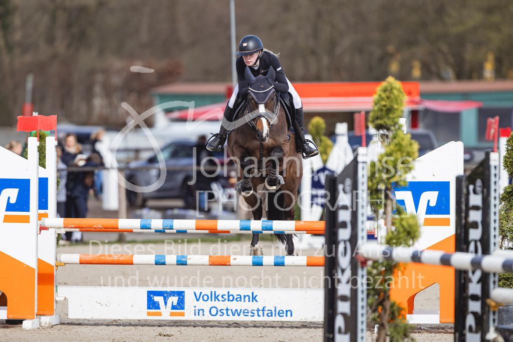 260404_Fruehlingsfest_SprPf-L-211 | Deine schönsten Turniermomente als professionelle Fotos! Entdecke hochwertige Pferdesport-Fotografie im Online-Shop. Jetzt Fotos finden & bestellen!