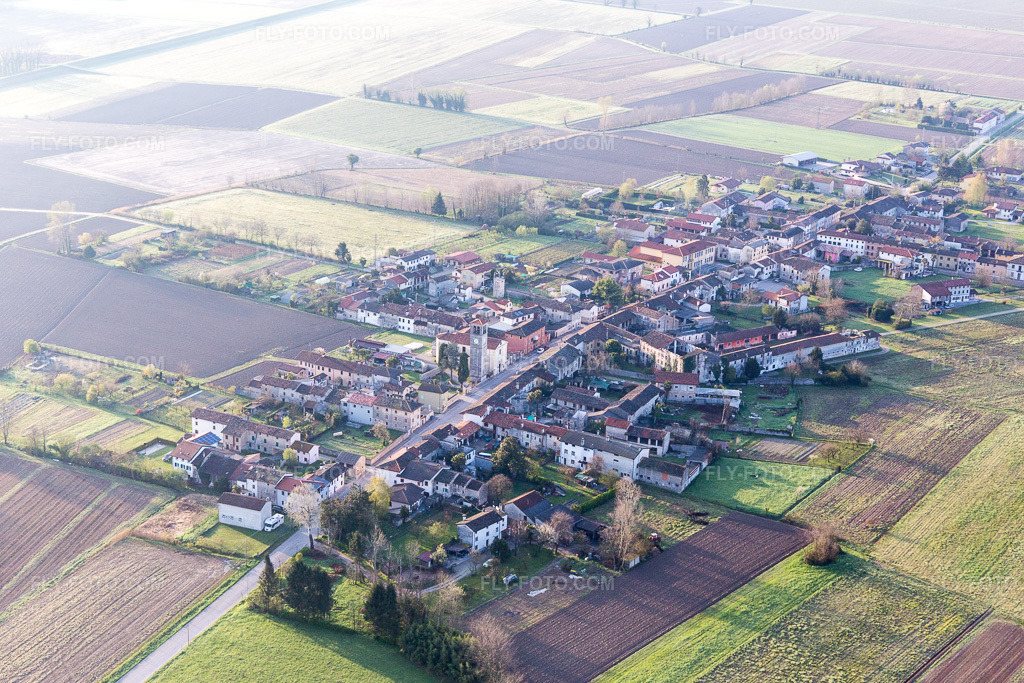 Aerial view: View of the town in San Paolo in the state Friuli Venezia Giulia, Italy. – Photo: IMG_105651.jpg taken on 04/08/2018 by Werner Riehm/FLY-FOTO.com – Resolution of the original: 5472 x 3648 px