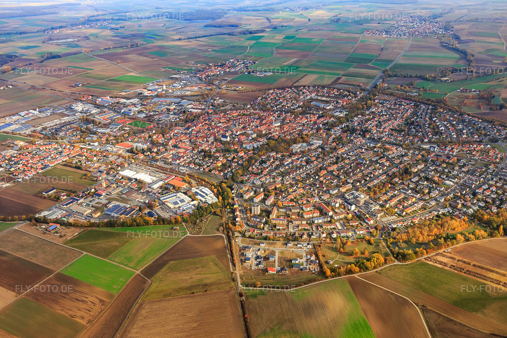 Luftbild: Ortsübersicht von Westen in Gerolzhofen im Bundesland Bayern in Deutschland. Foto: IMG_112489.jpg vom 03.11.2018 durch Werner Riehm/FLY-FOTO.de