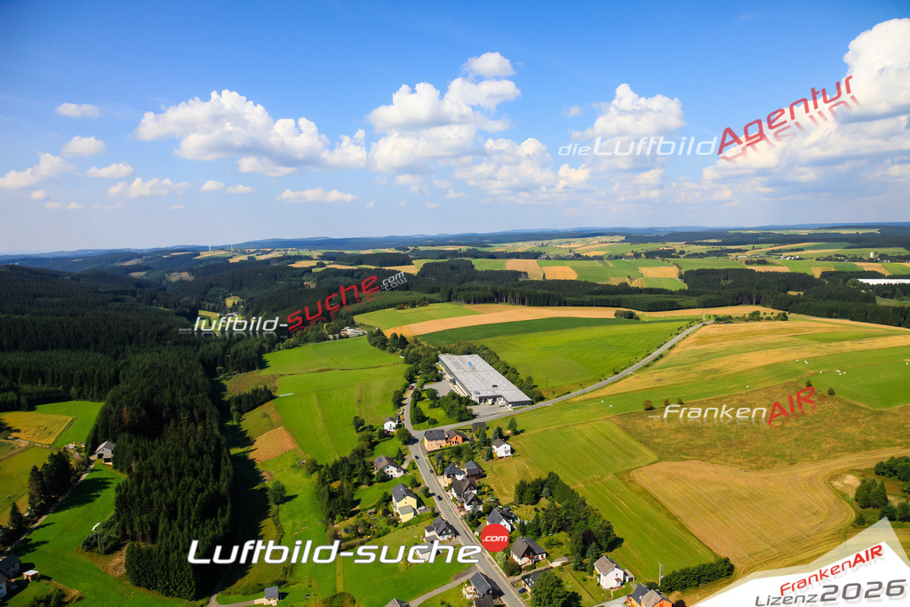 Die Luftaufnahme Haßlach - Teuschnitz wurde vom UL-Flugzeug (keine Drohne) aus fotografiert.Hohe Druck- Auflösung-die Geschenkidee!