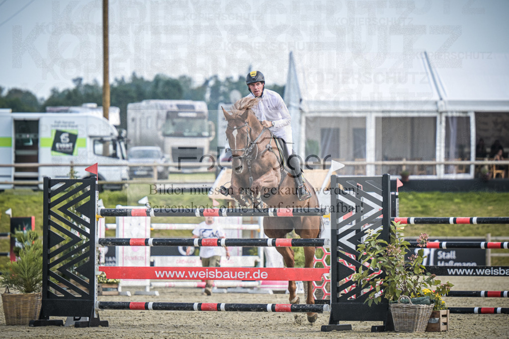 DOS_0388 | Entdecke hochwertige Reitturnierfotos von Foto Oger. Professionell, emotional und authentisch – jetzt Lieblingsmomente im Shop bestellen.Deutschlandweite Turnierfotografie. - Realisiert mit Pictrs.com