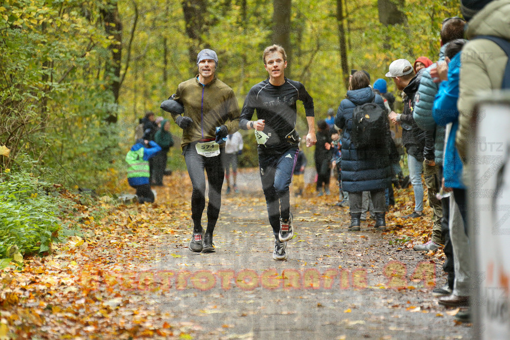 251026_1226_EX1_0373 | Sportfotografie im Rhein-Sieg Kreis, Köln, Bonn, NRW, Rheinland Pfalz, Hessen, etc. Unser Tätigkeitsfeld umfasst den Laufsport vom Volkslauf über den Marathon, Duathlon, Triathon bis zum Ultralauf wie Kölnpfad Ultra oder Schindertrail.