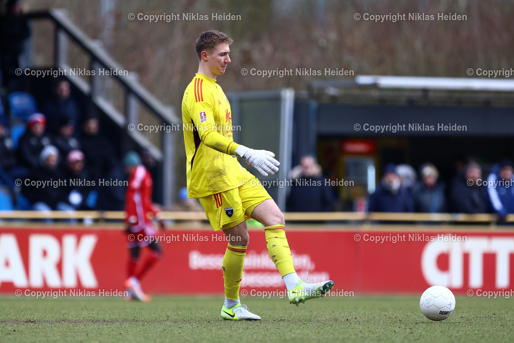 NH_HolsteinKielU23_KickersEmden_RegionalligaNord_16032025 | #37 Marcel Bergmann (Kickers Emden)Fußball I Herren I Regionalliga Nord I Saison 2024-2025 I 26. Spieltag I Holstein Kiel U23 - Kickers Emden I 16.03.2025 I Citti-Fußball-Park