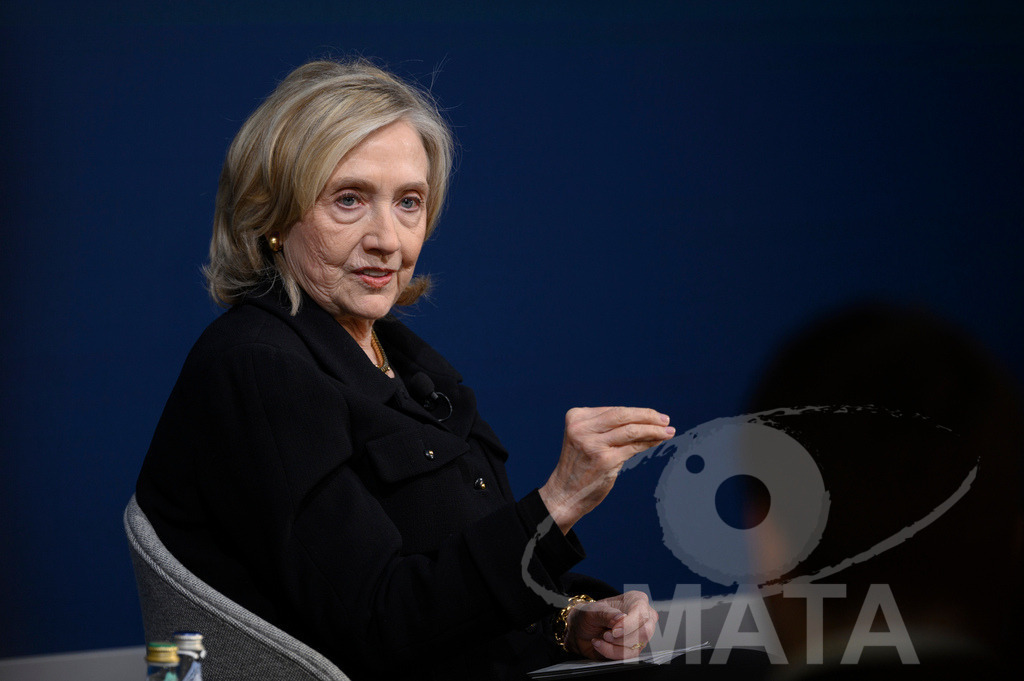 _DWI2720 | Die US-Politikerin Hillary Clinton auf der Veranstaltung Bridging Scholarship and Statecraft im Rahmen der Münchner Sicherheitskonferenz 2026. München, 13.02.2026 Bayern Deutschland  - Realisiert mit Pictrs.com