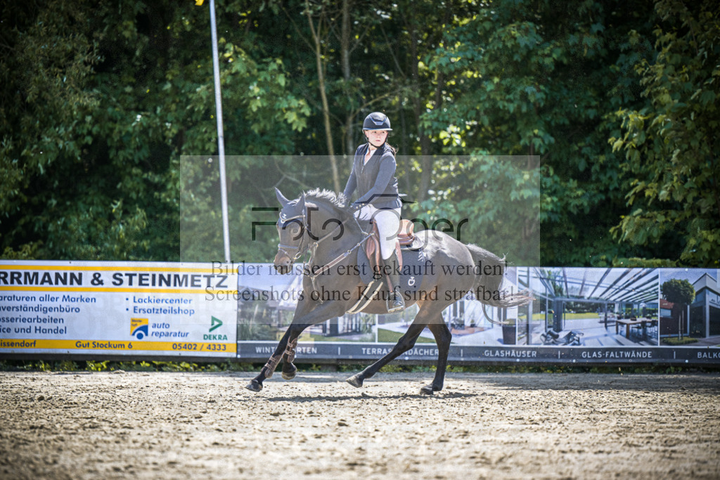 DOS_5691 | Entdecke hochwertige Reitturnierfotos von Foto Oger. Professionell, emotional und authentisch – jetzt Lieblingsmomente im Shop bestellen.Deutschlandweite Turnierfotografie. - Realisiert mit Pictrs.com