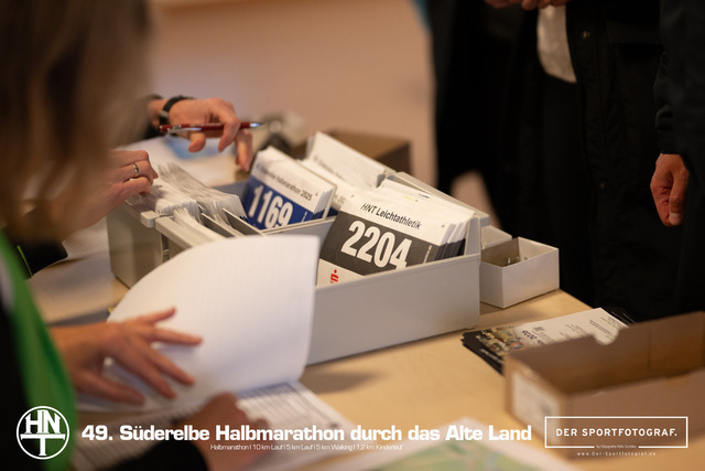 Süderelbe Halbmarathon 2025 I 09.11.2025 I Fotograf_DerSportfotograf.I 00050 | Der Sportfotograf. - Realisiert mit Pictrs.com