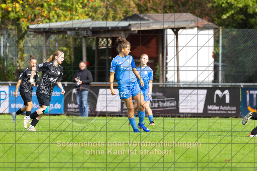 20261010_140457_0767_(c)_by_PhotoPeet | #,1.FC Donzdorf (schwarz) vs. SC Sand (blau), Fußball, EnBW-Oberliga B -Juniorinnen, 05. Spieltag, Saison 2026/2027, Rasenplatz Lautertal Stadion, Süßener Straße 16, 73072 Donzdorf, 10.10.2026 - 14:00 Uhr,Foto: PhotoPeet / Sport- &amp; Eventfotografie / Peter Harich
