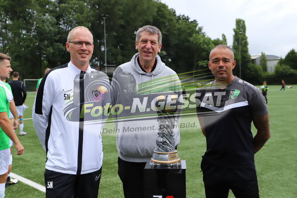 SC Bünde - BV 21 Stift-Quernheim | Auf dem Bild zu sehen v.l.: Sebastian Numrich, Kai Rieke, Mohammed Ali Ben Aziza SC Bünde, BV 21 Stift-Quernheim, Fistelmann Supercup, Hunnebrock, Deutschland  - Realisiert mit Pictrs.com