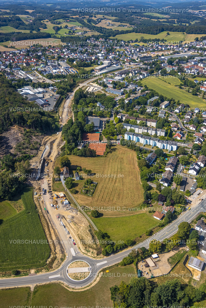 Sprockhoevel220808136 | Luftbild, Neue Umgehungsstraße L70n Glückauf-Trasse zum neuen Kreisverkehr Haßlinghauser Straße, Im Sirrenberg, Sprockhövel, Ruhrgebiet, Nordrhein-Westfalen, Deutschland