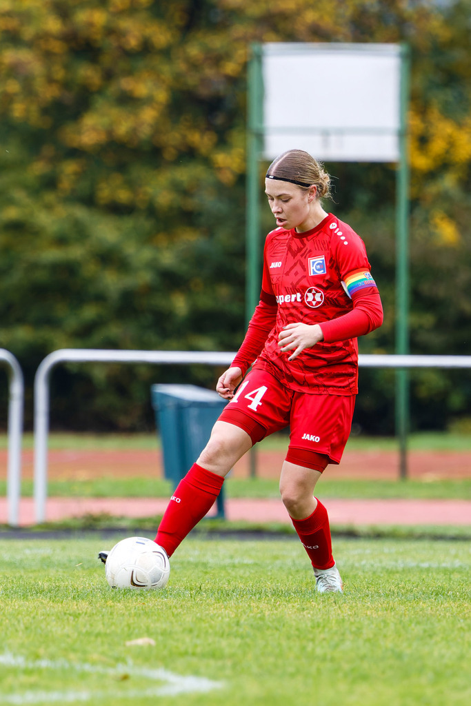 FCEFCH_251012_1331 | Fotopresso – Sportfotografie in Heidenheim & Umgebung. Professionelle Sportfotografie für unvergessliche Momente. Dynamische Action-Shots, emotionale Szenen & hochwertige Bilder. - Realisiert mit Pictrs.com