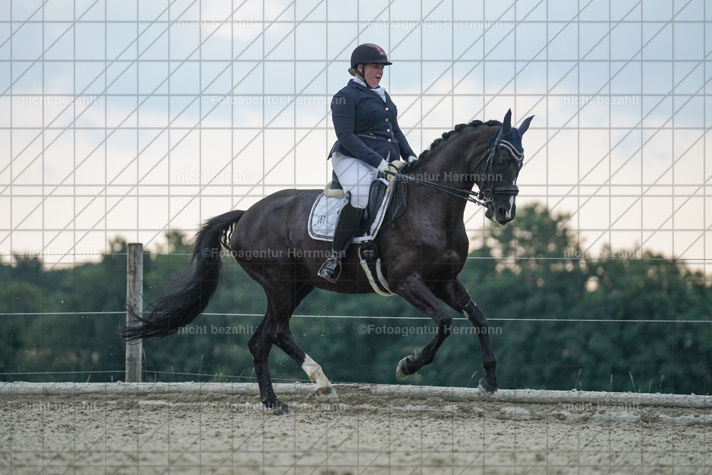 20230826-FAH06367 | Forstinning, 2023, Dressurturnier, Turniersportbilder, Turnierfotografen Bayern, Fotoagentur Herrmann, Reitsportfotografie, Turnierbilder