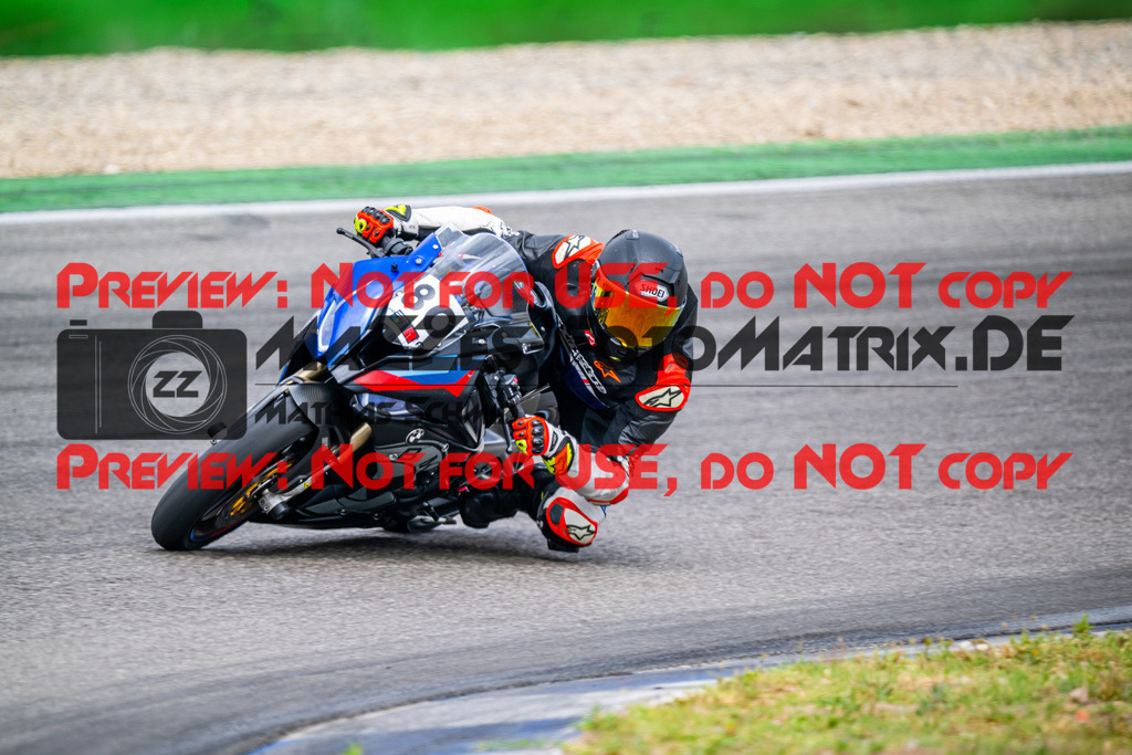 MaZZes_Fotomatrix_20250627_6007705_4486 | ROT