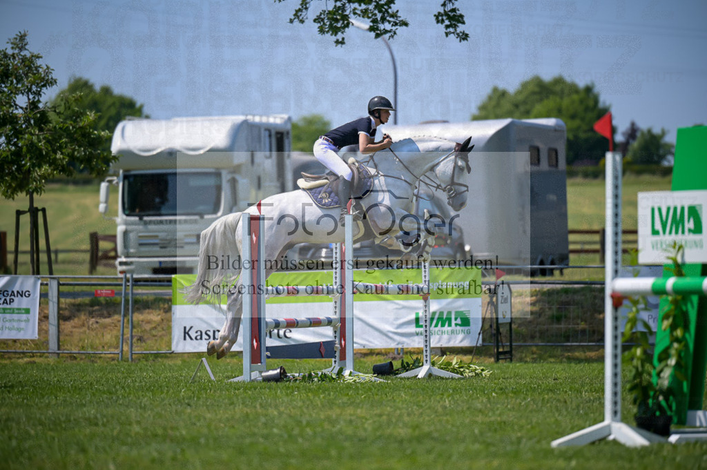 Reitturnier Voxtrup | Entdecke hochwertige Reitturnierfotos von Foto Oger. Professionell, emotional und authentisch – jetzt Lieblingsmomente im Shop bestellen.Deutschlandweite Turnierfotografie. - Realisiert mit Pictrs.com