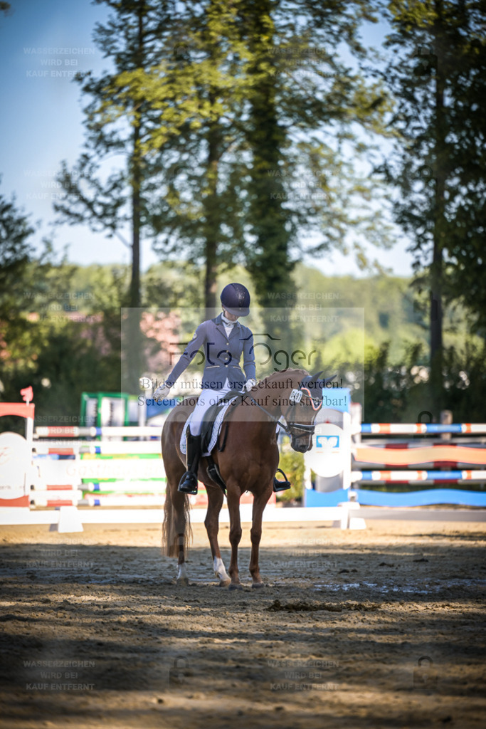 DOS_4784 | Entdecke hochwertige Reitturnierfotos von Foto Oger. Professionell, emotional und authentisch – jetzt Lieblingsmomente im Shop bestellen. - Realisiert mit Pictrs.com