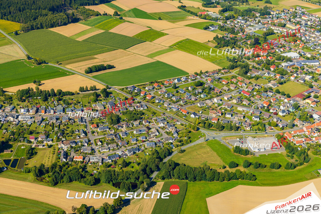 Luftaufnahme von Kirchenlamitz Vs Google Maps- Die Luftaufnahme wurde 2025 vom UL-Flugzeug heraus erstellt ( keine Drohne ) - Hochauflösende Luftaufnahme - für professionelle Ausdrucke geeignet. Die Geschenkidee !Mit Lizenz und Bildrechte bestellbar