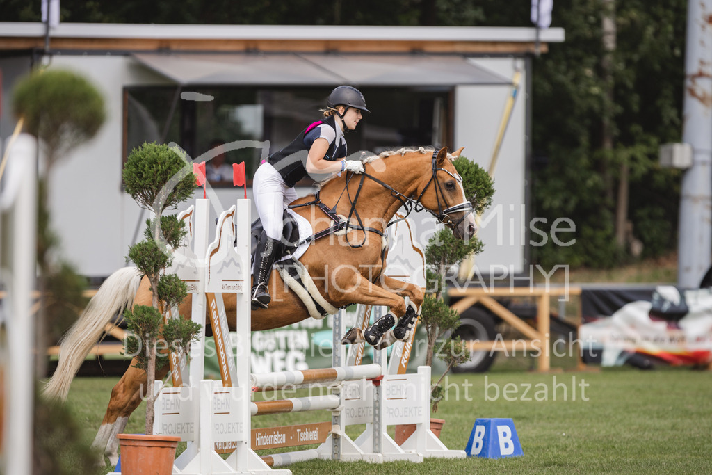 230714_LC_Mini-206 | Deine schönsten Turniermomente als professionelle Fotos! Entdecke hochwertige Pferdesport-Fotografie im Online-Shop. Jetzt Fotos finden & bestellen!