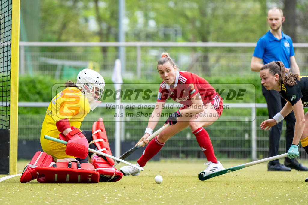 HK_20240407_100151 | 1. Bundesliga Hockey Damen Rot-Weiss Köln - Harvestehuder THC am 7.4.2024 Rot-Weiss Köln, Köln , Krüger Rosa Torfrau ( Harvestehuder THC #32 )