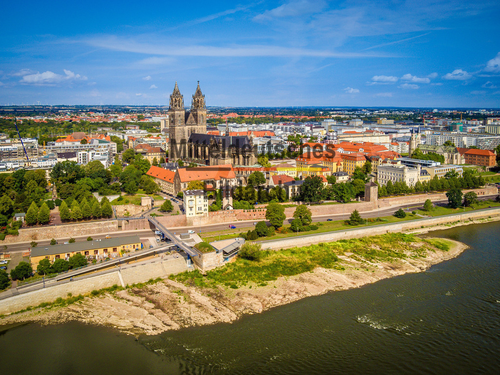 Domfelsen der Elbe bei historischem Niedrigwasser in Magdeburg-0036 | Magdeburger Dom Domfelsen - Realisiert mit Pictrs.com