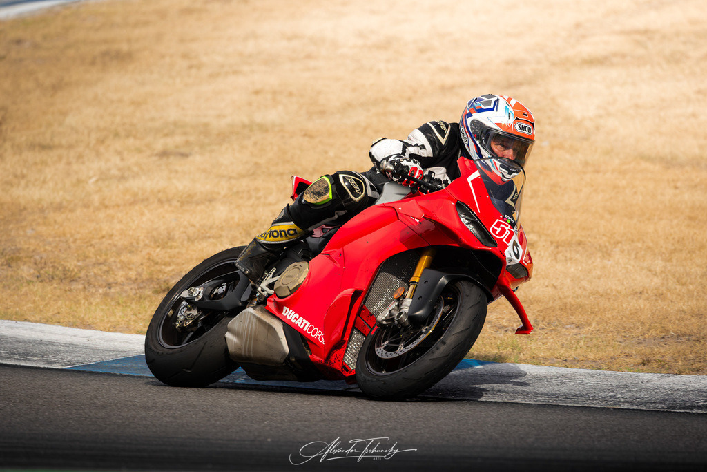 Ducati Trackday Hockenheimring 2026 | Entdecken Sie die faszinierende Welt von Alexander Tschuncky Arts: Kreative Fotografie, atemberaubende Automobilkunst und hochwertiger Bilderdruck. Lassen Sie sich inspirieren! - Realisiert mit Pictrs.com