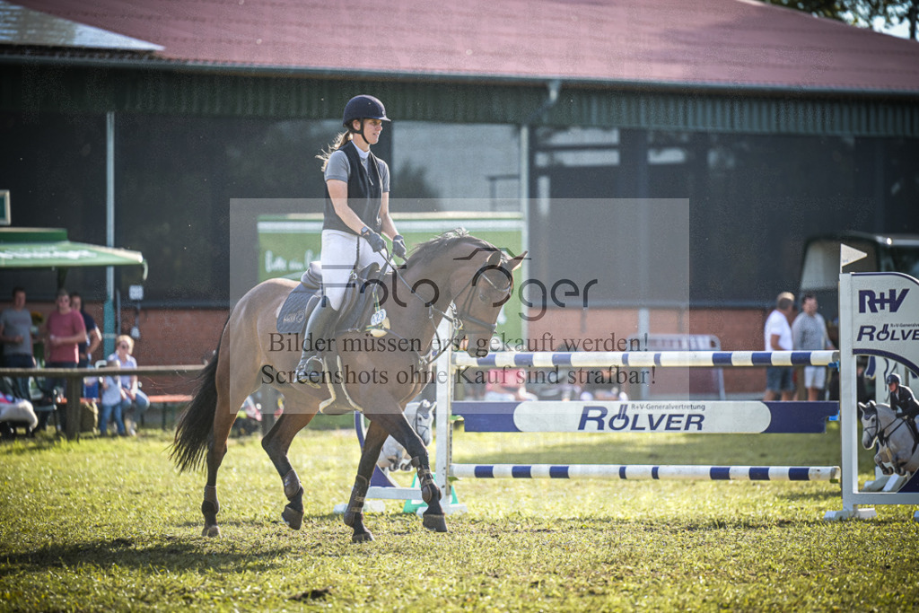 DOS_0585 | Entdecke hochwertige Reitturnierfotos von Foto Oger. Professionell, emotional und authentisch – jetzt Lieblingsmomente im Shop bestellen.Deutschlandweite Turnierfotografie. - Realisiert mit Pictrs.com
