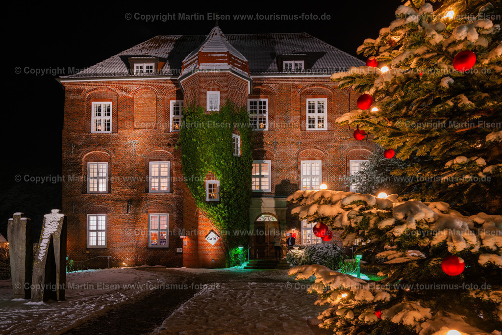 Agathenburg Schloss Winter Schnee_ELS_5002031223 | Agathenburger Schloss - Realisiert mit Pictrs.com