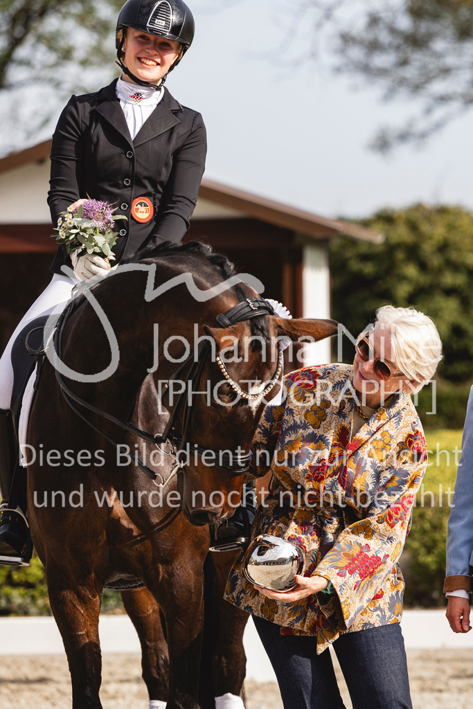 260411_Kronberg_Dressur-M2_Jun-453 | Deine schönsten Turniermomente als professionelle Fotos! Entdecke hochwertige Pferdesport-Fotografie im Online-Shop. Jetzt Fotos finden & bestellen!