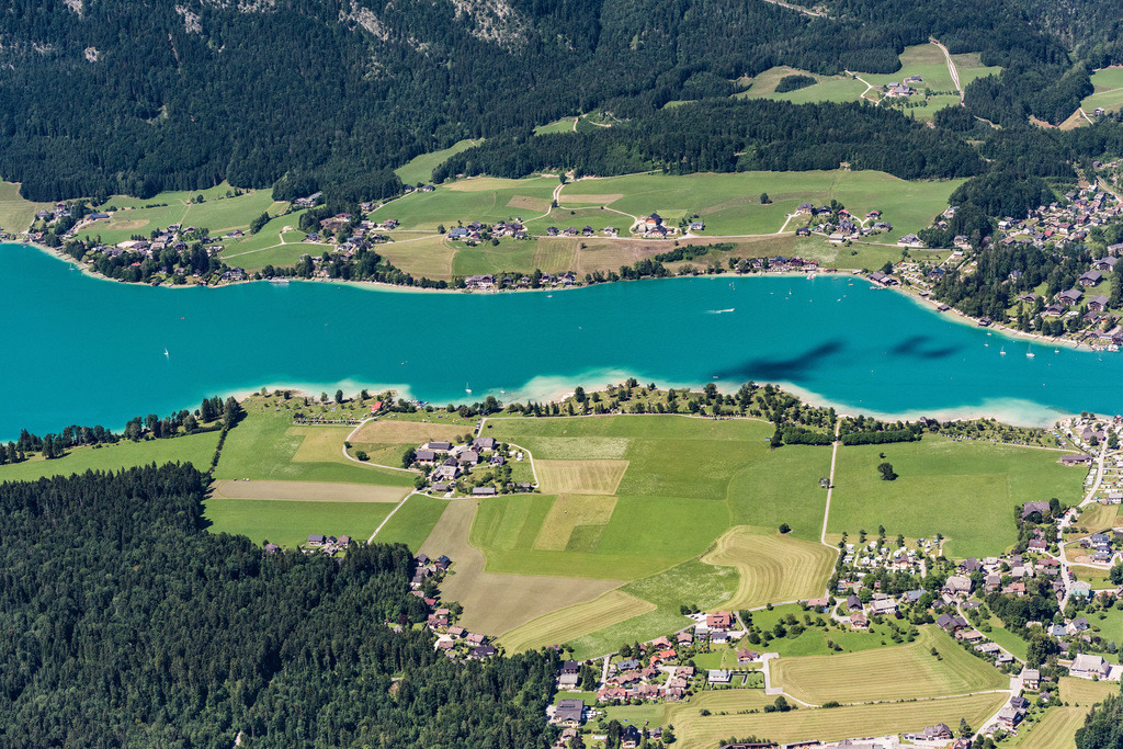 dr__0010168.jpg | SANKT WOLFGANG IM SALZKAMMERGUT 05.07.2017 Dorfkern an den See- Uferbereichen des Wolfgangsee in Sankt Wolfgang im Salzkammergut in Oberösterreich, Österreich. // Village on the lake bank areas of Wolfgangsee in Sankt Wolfgang im Salzkammergut in Oberoesterreich, Austria. Foto: Daniel Reiter