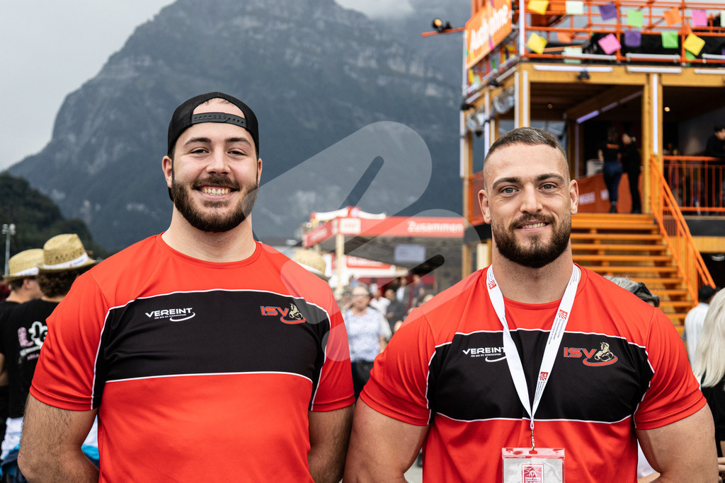 ESAF2025_Freitag_4169 | Die Schwinger des Schwyzer Kantonalen Schwingerverbandes: Fotos, die Dynamik und Leidenschaft festhalten, sowie emotionale Momente aus dem traditionellen Schwingsport zeigen. - Realisiert mit Pictrs.com