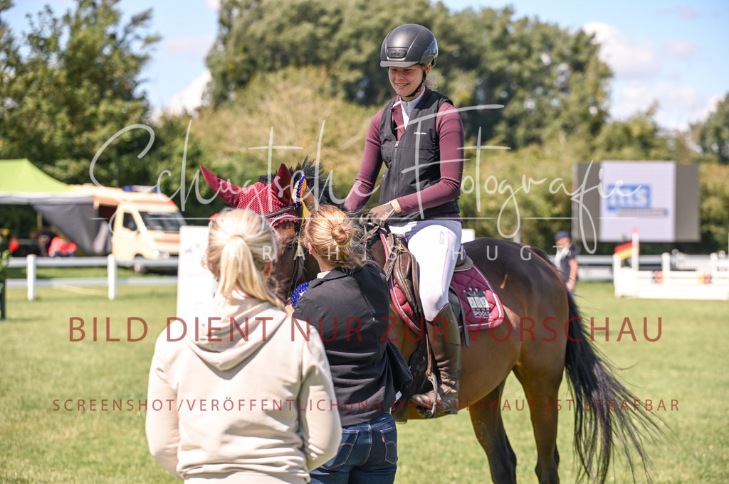 Schugtsche-Düren.2024-05.Springprf.E-55 | Schugtsche Fotografie - Realisiert mit Pictrs.com