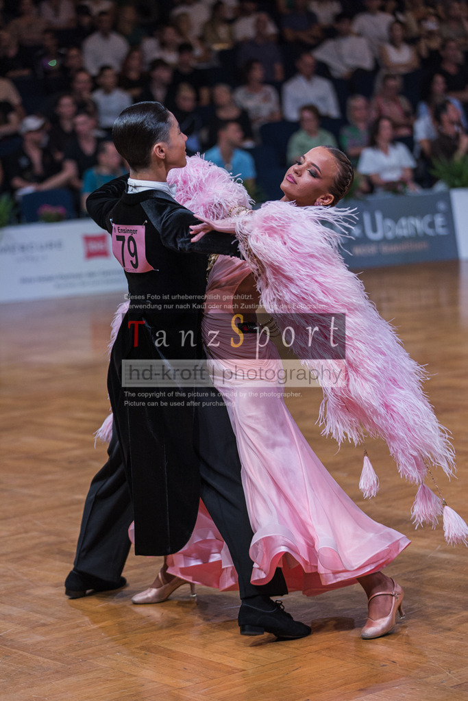 20250819_WDSF-Open-Std-Youth_1125 | Tanzsportbilder, Standardtanz, Lateintanz, WDSF, DTV, LTVB, dancecomp, goc, hessen tanzt, blaues band der spree, walzer, tango, wiener walzer, slowfox, quickstepp, samba, rumba, cha-cha-cha, paso doble. jive, hd-kroft photography, turniertanzsport