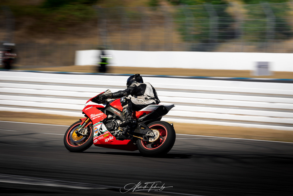 Ducati Trackday Hockenheimring 2026 | Entdecken Sie die faszinierende Welt von Alexander Tschuncky Arts: Kreative Fotografie, atemberaubende Automobilkunst und hochwertiger Bilderdruck. Lassen Sie sich inspirieren! - Realisiert mit Pictrs.com