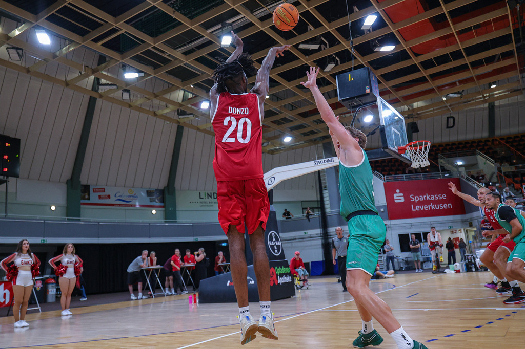 BAYER GIANTS vs VET-CONCEPT Gladiators Trier Test-84 | Fotos von Basketballspielen aus dem Raum NRW fotografiert von Gero Mueller-Laschet und Daniel Schaefer - Realisiert mit Pictrs.com