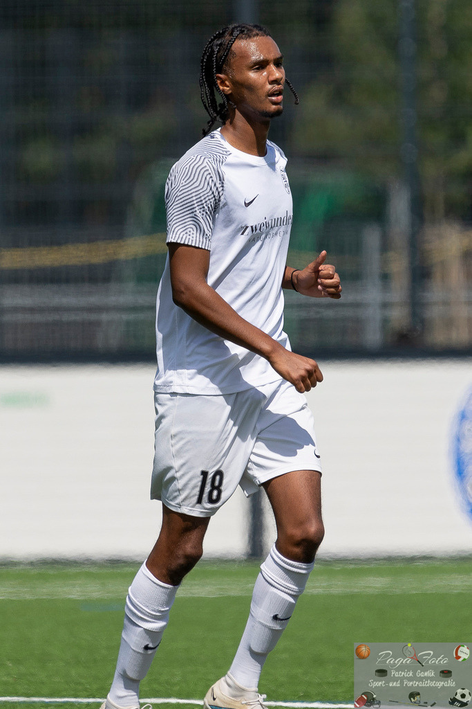 Testspiel: Spvgg. 03 Fechenheim - Türk Gücü Friedberg, 13.07.2024 | Kaleab Eyassu (Spvgg. 03 Fechenheim #18), Portrait / Porträt, Freisteller, Spvgg. 03 Fechenheim - Türk Gücü Friedberg, Frankfurt am Main, Sportanlage Birsteiner Straße, 13.7.2024 - Realisiert mit Pictrs.com