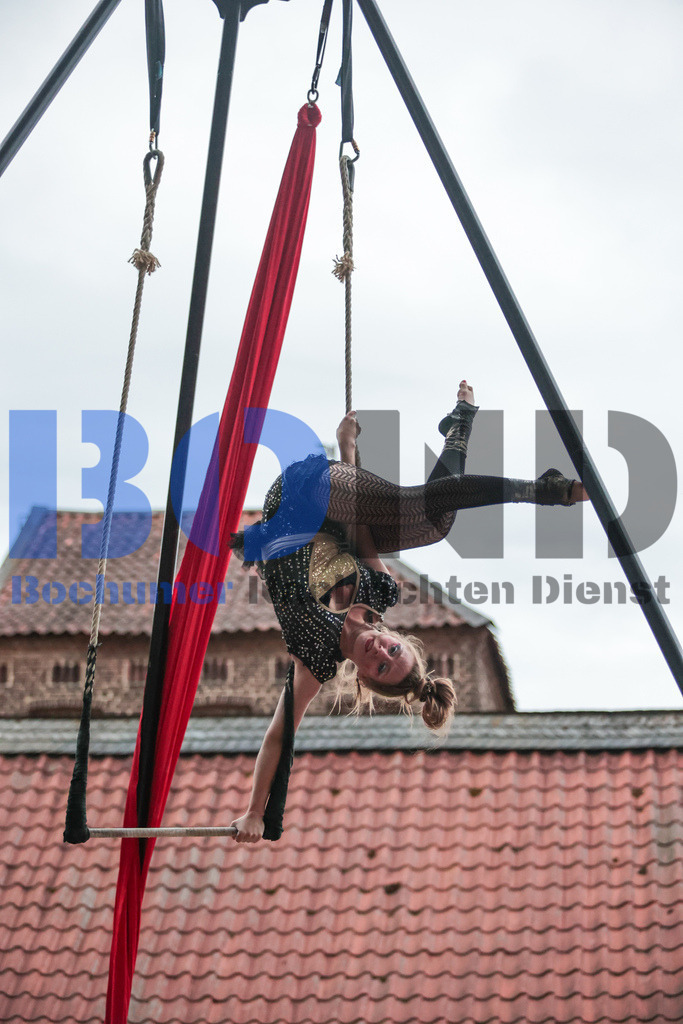 SES_MKRLHE20250705-98 | bond - Realisiert mit Pictrs.com