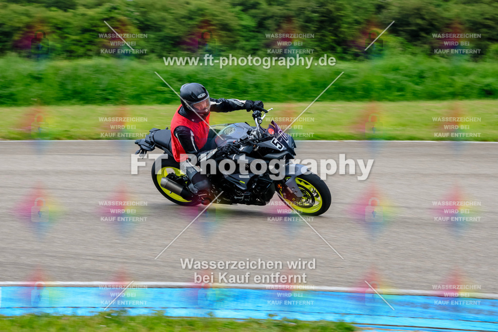 MotoTeam-9796 | Hier findet Ihr Bilder von Touristenfahrten auf der Nürburgring Nordschleife oder von anderen Veranstaltungen die ich besucht habe. Viel Spass beim Durch Schauen 