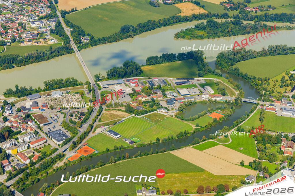 Luftaufnahme von Schärding - Die Luftaufnahme wurde 2025 vom UL-Flugzeug heraus erstellt ( keine Drohne ) - Hochauflösende Luftaufnahme - für professionelle Ausdrucke geeignet. Die Geschenkidee !Mit Lizenz und Bildrechte bestellbar