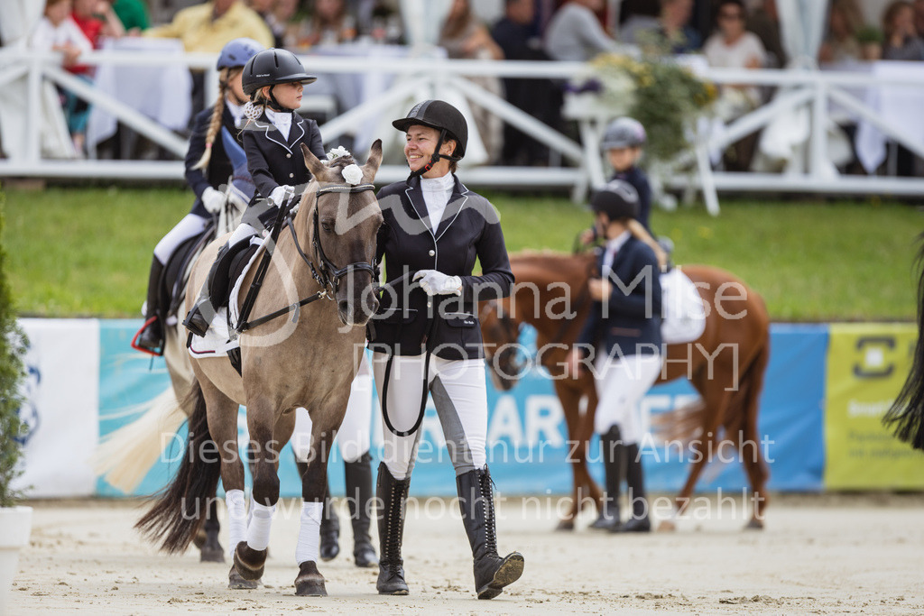 230730_BHO_Fuehrzuegel-WB-116 | Deine schönsten Turniermomente als professionelle Fotos! Entdecke hochwertige Pferdesport-Fotografie im Online-Shop. Jetzt Fotos finden & bestellen!