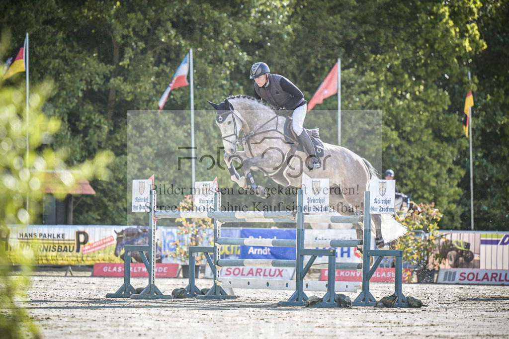 DOS_0100 | Entdecke hochwertige Reitturnierfotos von Foto Oger. Professionell, emotional und authentisch – jetzt Lieblingsmomente im Shop bestellen.Deutschlandweite Turnierfotografie. - Realisiert mit Pictrs.com