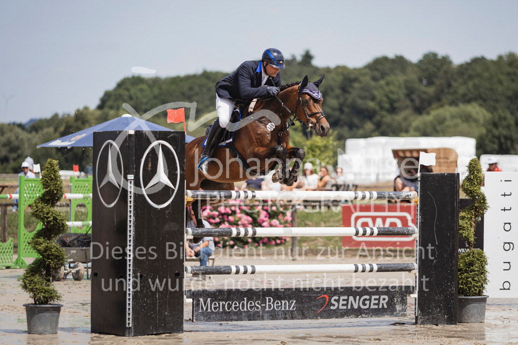 240629_LüPfSpTa_GP-214 | Deine schönsten Turniermomente als professionelle Fotos! Entdecke hochwertige Pferdesport-Fotografie im Online-Shop. Jetzt Fotos finden & bestellen!