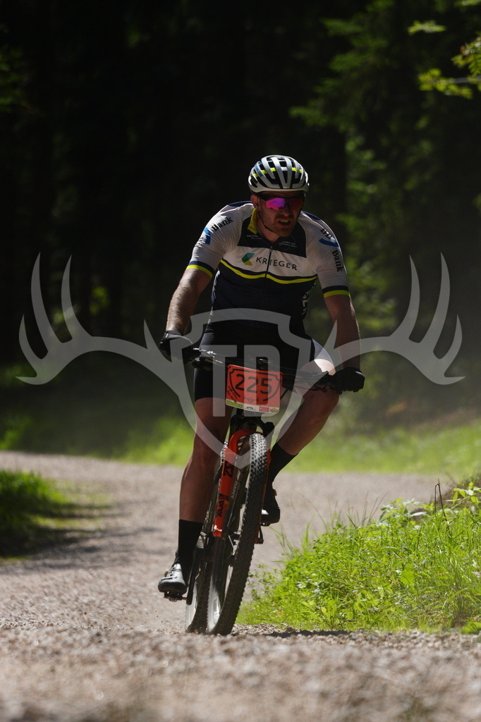 FC605628 | Fotogalerie der Treibjagd im Dunkelwald - Dein MTB Etappenrennen im Erzgebirge - Realisiert mit Pictrs.com