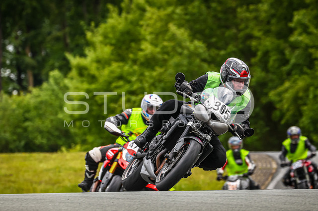 0305-260605BB-021_305 | Deine Full-Service-Agentur für ✔️Videoproduktionen und ✔️Motorsportfotografie Jetzt Angebot anfragen!