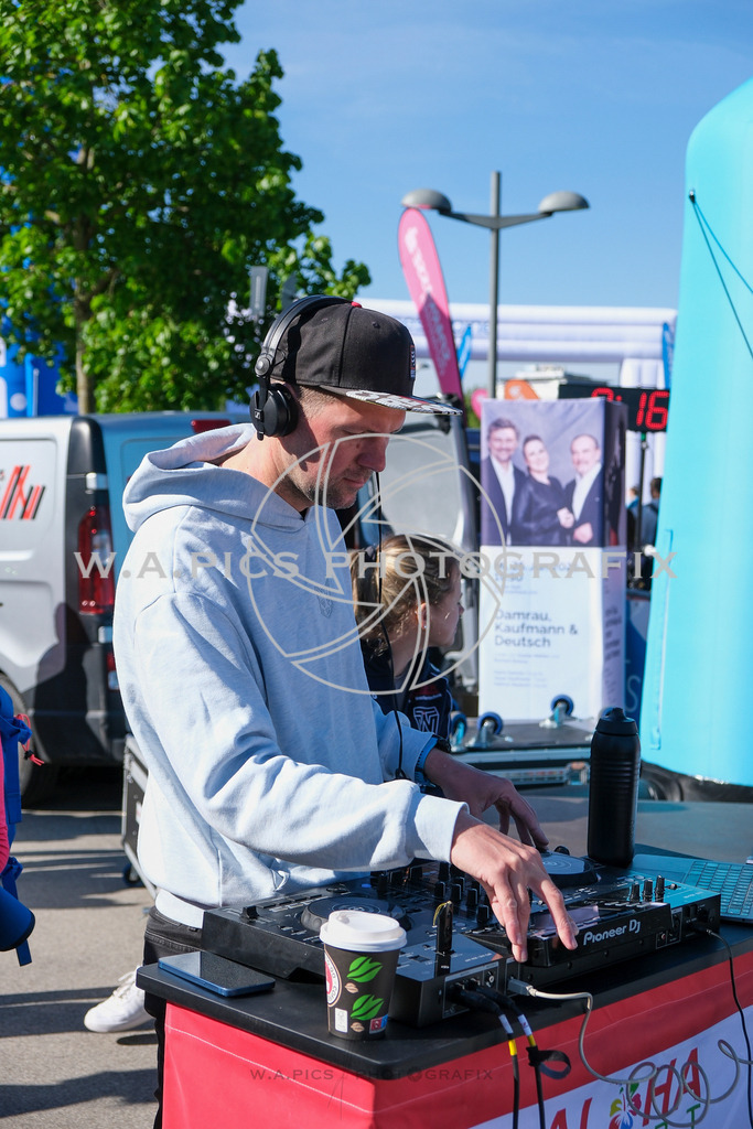 ..... | LINZ,AUSTRIA,27.April 24, Int. 3 Brückenlauf Linz  , Image shows: Photo: WAPICS / Michael ring