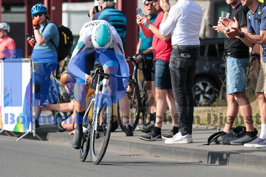 SES_DEUTOU20250820-73 | bond - Realisiert mit Pictrs.com