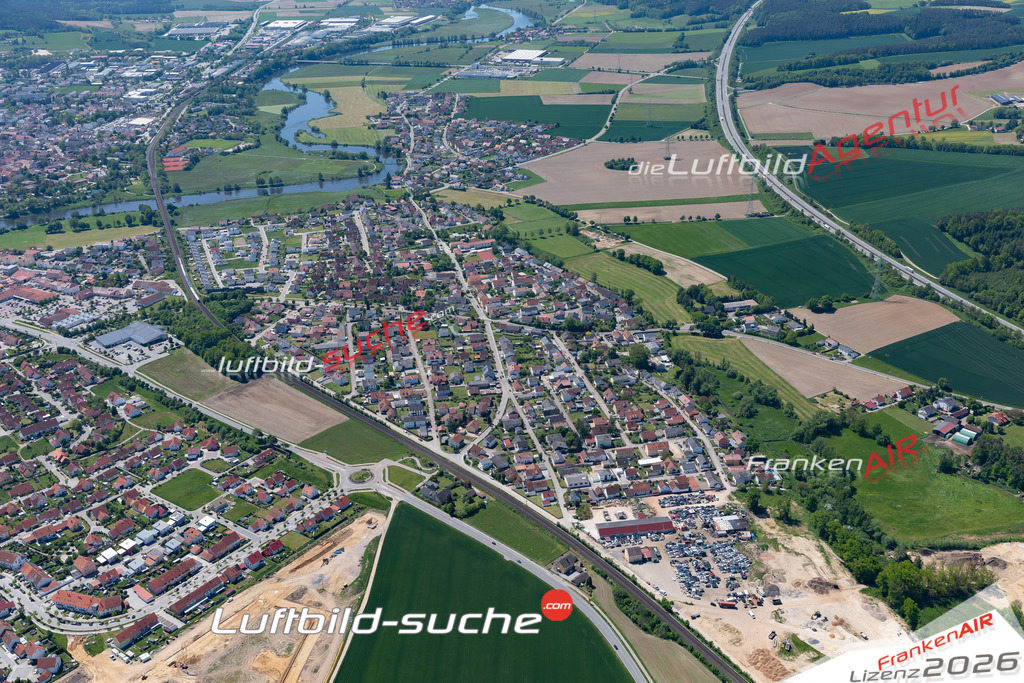 Die Luftaufnahme Diesenbach - Regenstauf wurde 2021 mittels Flugzeug (keine Drohne) erstellt. Hohe Auflösung -für große Poster und Wandbilder geeignet!