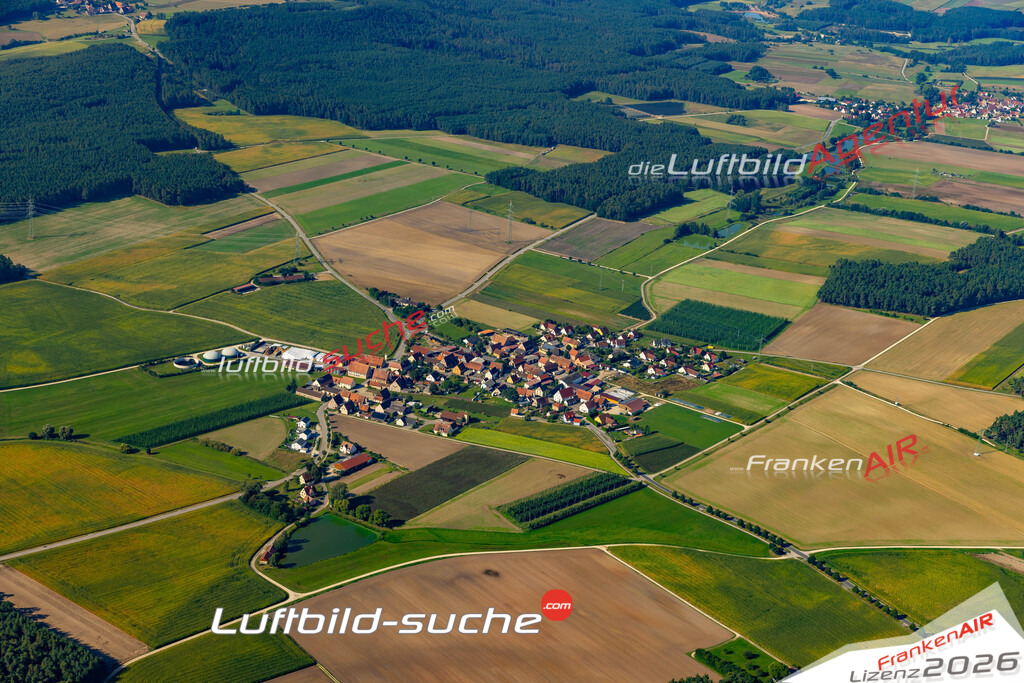 Das Luftbild zeigt : Obersteinbach ob Gmünd Abenberg - Die Luftaufnahme wurde 2024 vom UL-Flugzeug aus erstellt ( keine Drohne ) - Hochauflösende Luftaufnahme - Für grossformatige Ausdrucke geeignet. Die Geschenkidee !Mit Lizenz und Bildrechte bestellbar